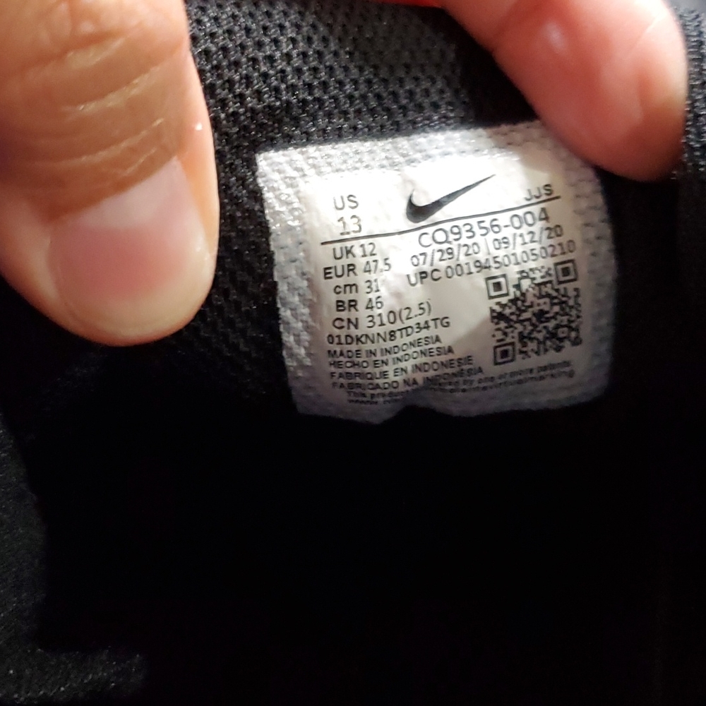 Nike athletic shoes - Picture 5 of 5
